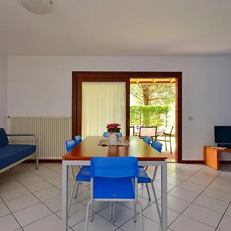 Comfy With Pool Lignano Sabbiadoro