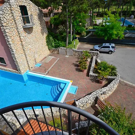 Comfy With Pool Lignano Sabbiadoro